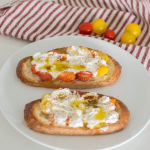 Need an avocado toast alternative? Then you just HAVE to try out this Roasted Tomato and Ricotta Toast!