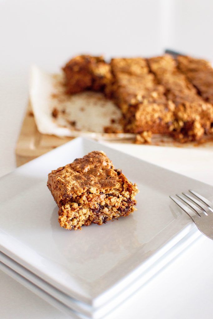 These Cashew Oat Bars are a wonderful alternative to chocolate chip cookies. Made with no granulated sugar, this snack is jam-packed full of flavor.